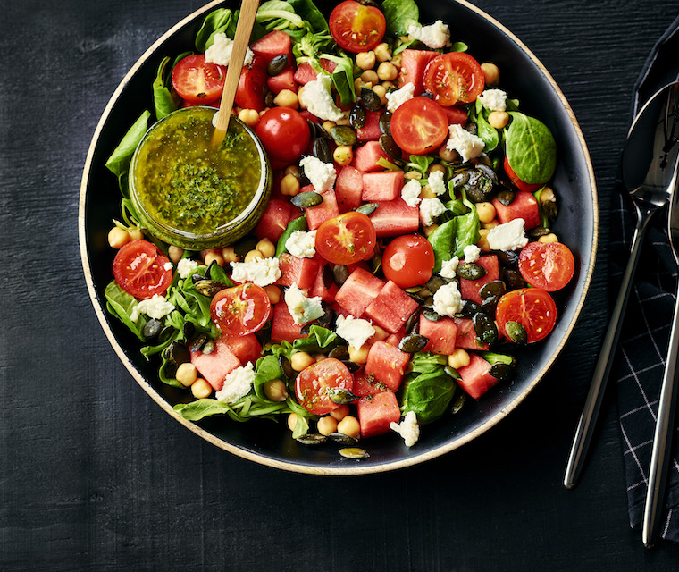 Salade de pastèque, chèvre & salsa verde