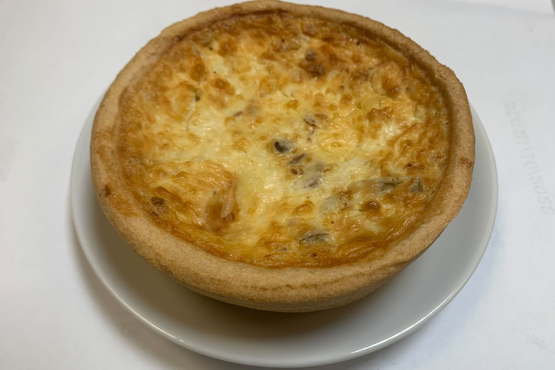 Mini quiche oignon lardon pomme de terre et reblochon Atelier de Max