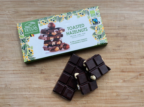 Pure chocolade 72%, hazelnoten Belvas bio