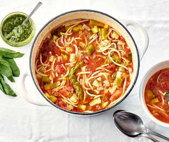 Minestrone aux asperges et spaghetti complet bio