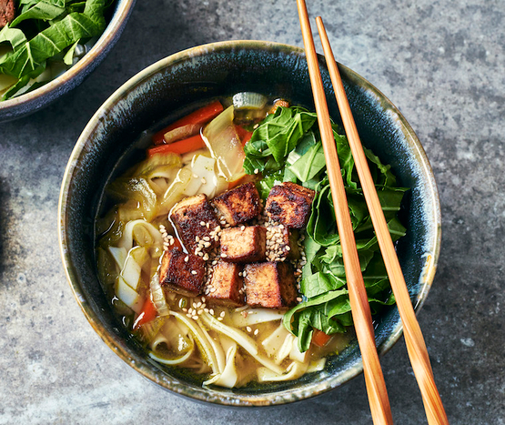 Soupe phô au tofu et légumes bio