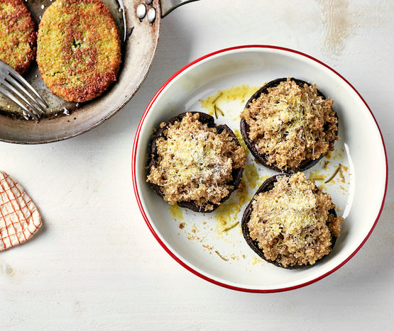 Burger d'épinards et portobellos gratinés farcis au quinoa bio