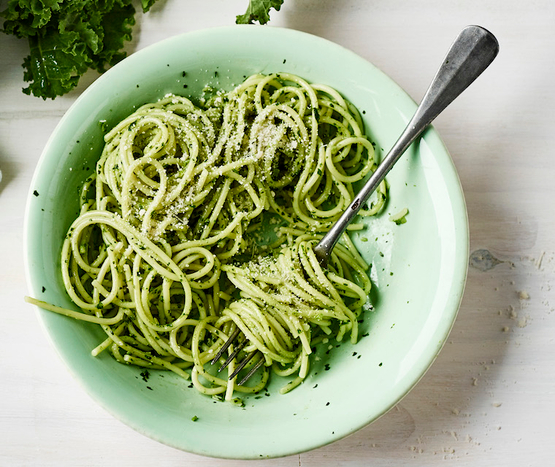 Spaghettis frais au pesto de kale bio