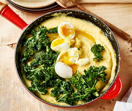Polenta au chou Kale et son oeuf mollet bio