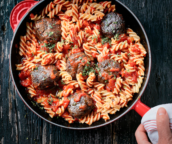 Pâtes aux boulettes d'aubergine bio