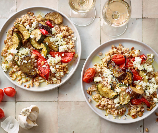 Légumes du soleil rôtis, quinoa et fromage frais bio