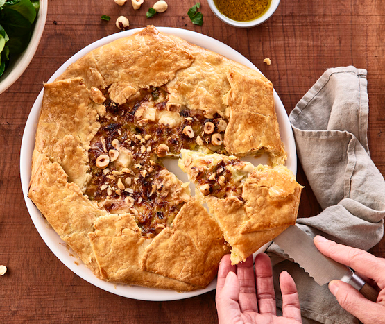 Tarte rustique aux poireaux et noisettes bio