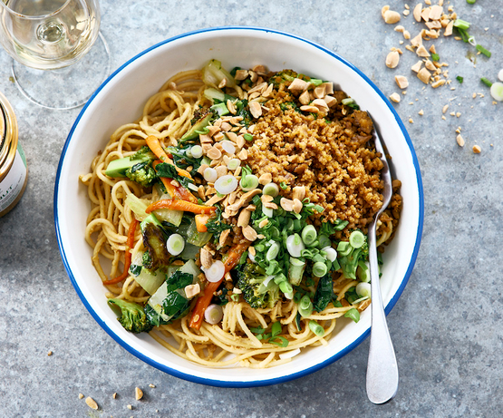Bowl sauce saté aux légumes et seitan grillé bio