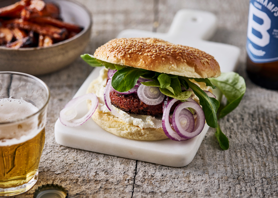Burger de noisettes et frites de patates douces bio