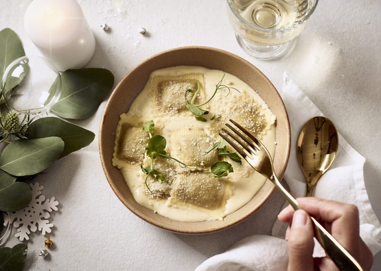 Raviolis à la truffe, crème de pecorino bio