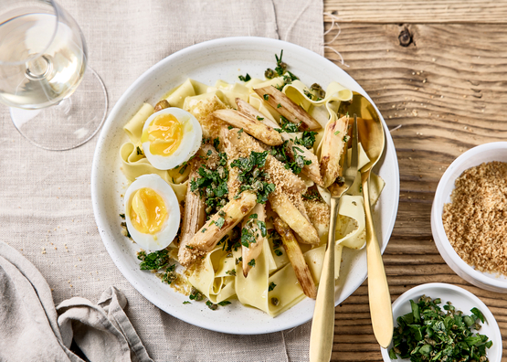 Pappardelle aux asperges blanches et oeuf mollet bio