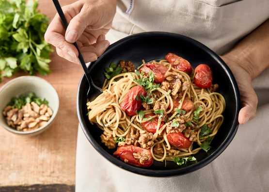 Spaghetti aux tomates confites et noix bio