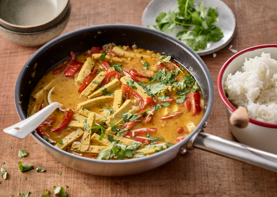 Tofu au curry rouge et légumes bio