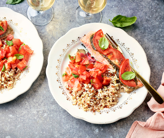 Pavé de saumon à la tomate et au pesto
