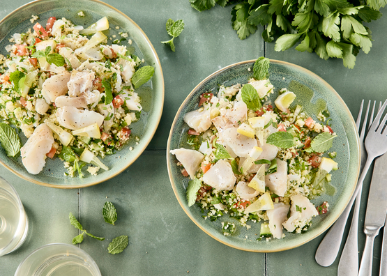Taboulé frais de quinoa et poisson aux herbes fraiches