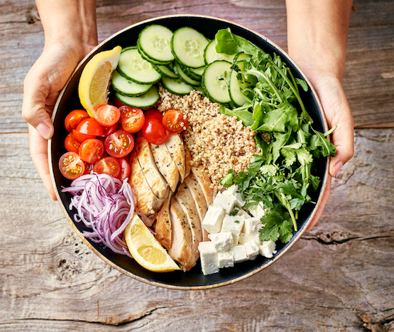 Bowl poulet, fromage frais & crudités