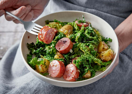 Potée de saucisses fumées et chou vert