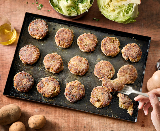 Boulettes croquantes et salade de saison