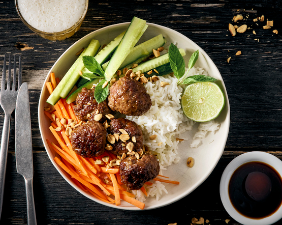 Bowl de boulettes vietnamiennes
