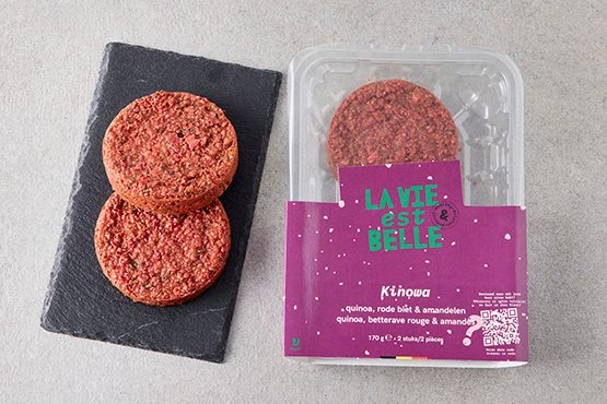 Burger quinoa, betterave rouge et amandes