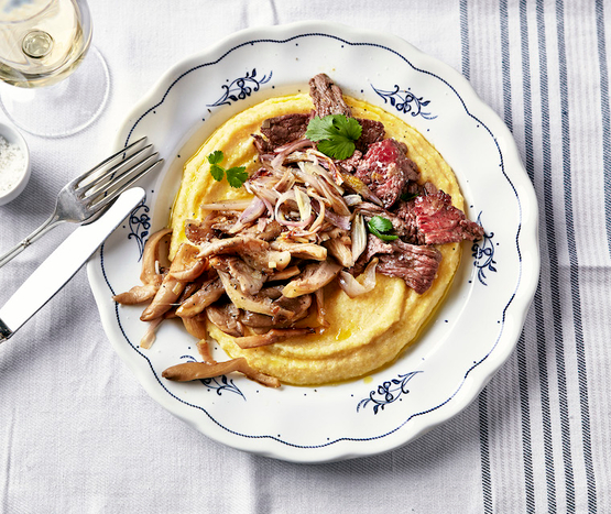 Boeuf sauté aux pleurotes et polenta