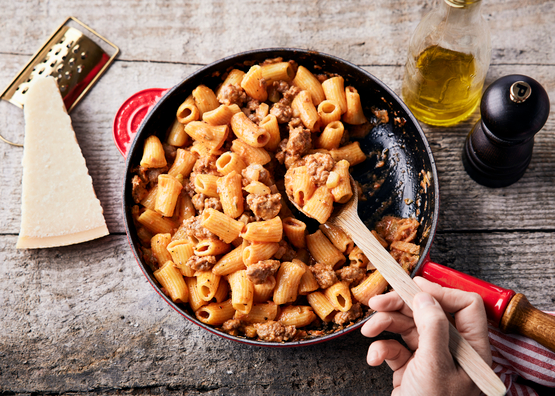Rigatoni frais à la saucisse, sauce crémeuse