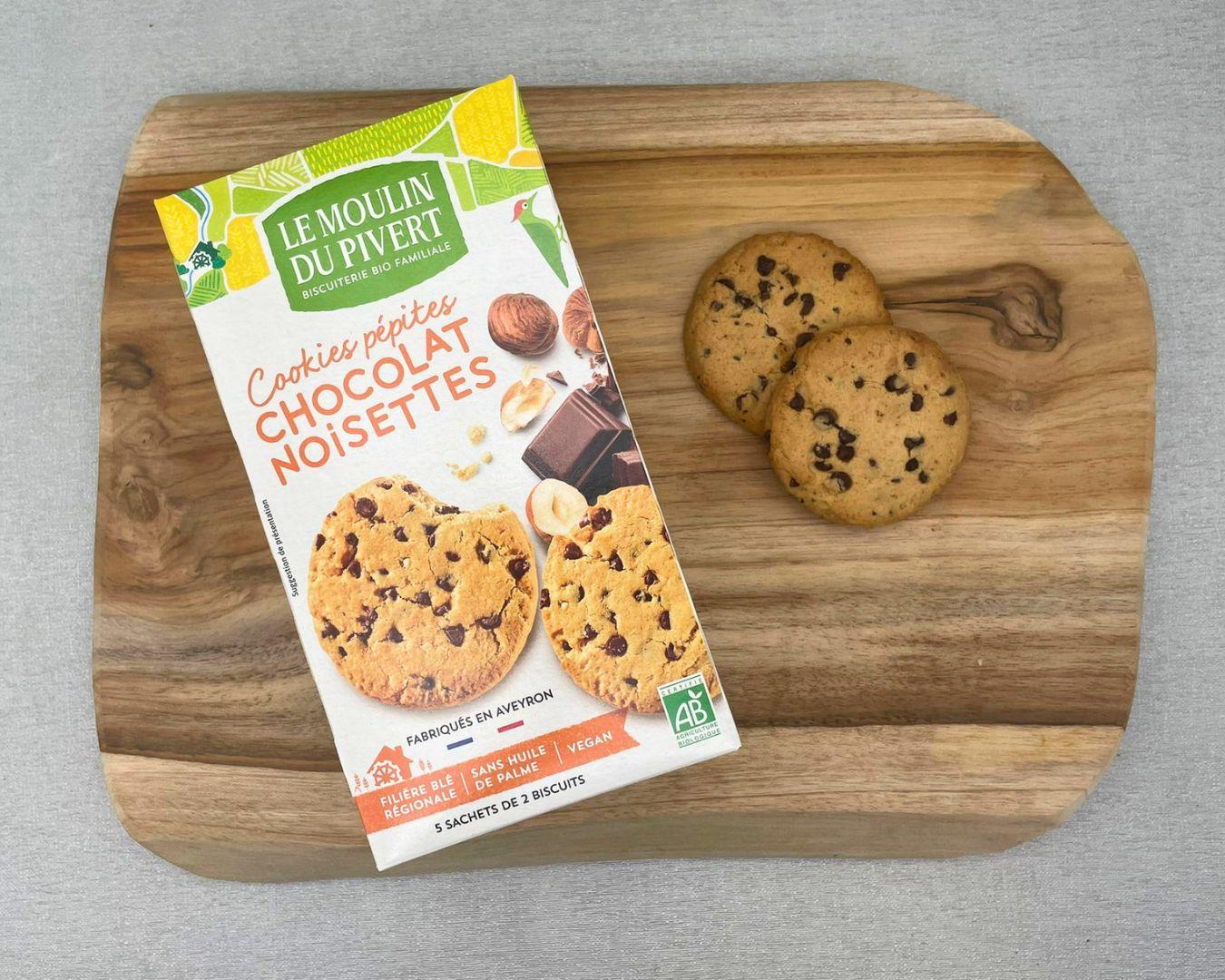 Chocoladekoekjes met stukjes chocolade en hazelnoten online kopen