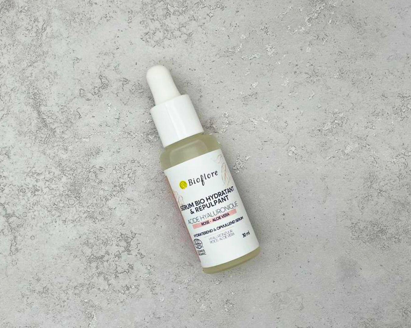 Acheter Sérum hydratant & repulpant avec acide hyaluronique à la rose en ligne