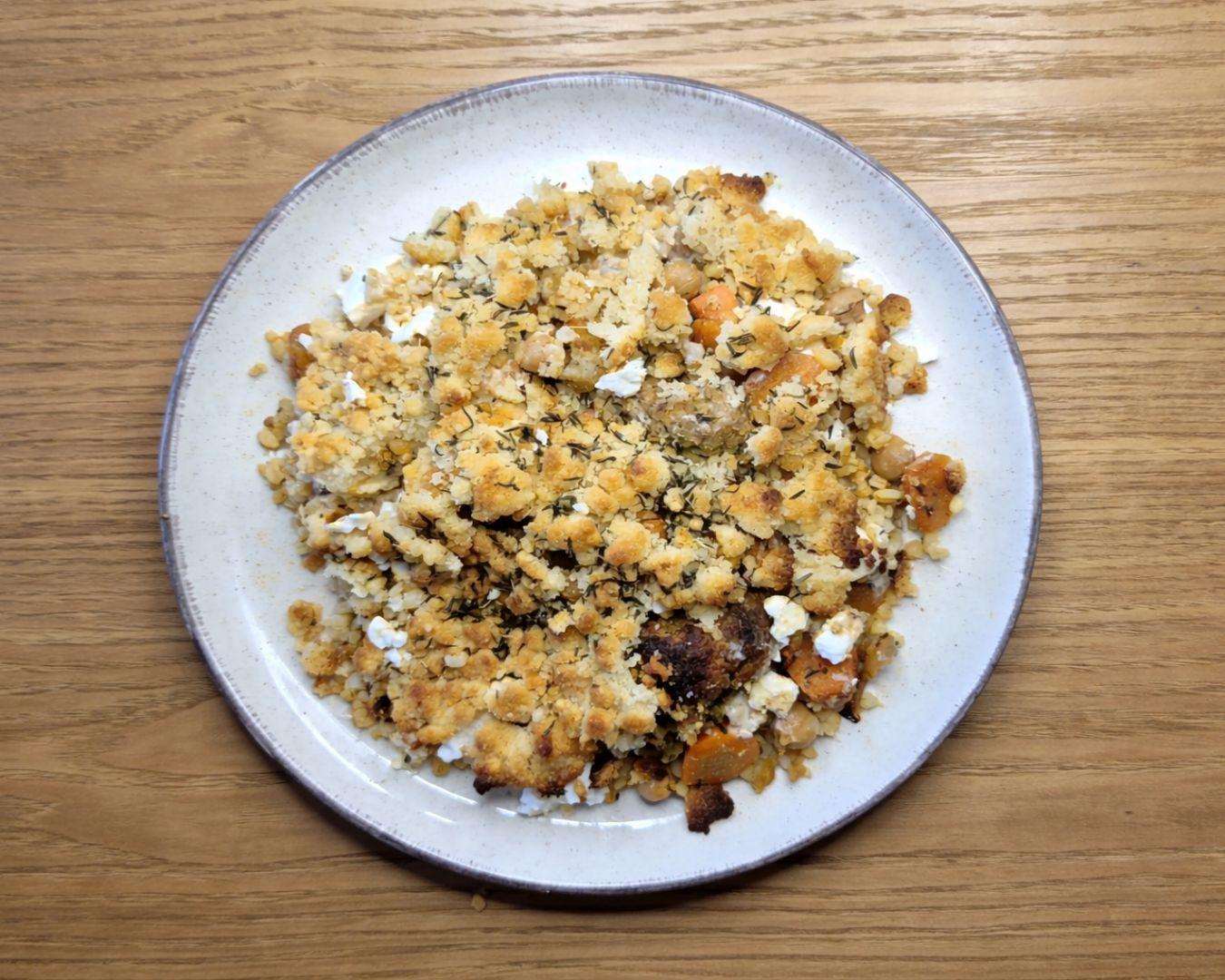 Acheter Crumble de boulgour, carottes, pois chiches rôtis au miel, falafels et feta en ligne