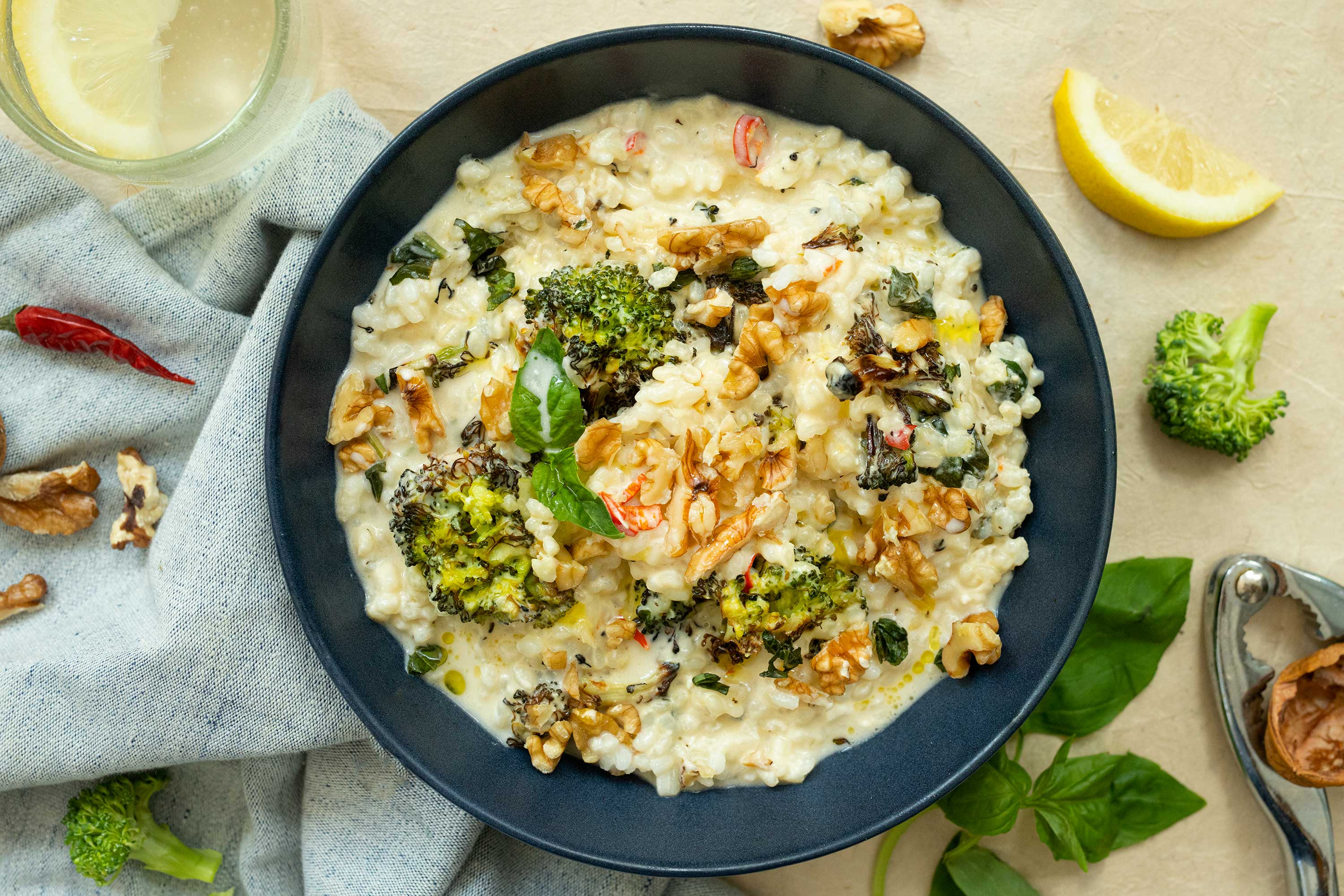 Risotto au brocoli, feta et noix