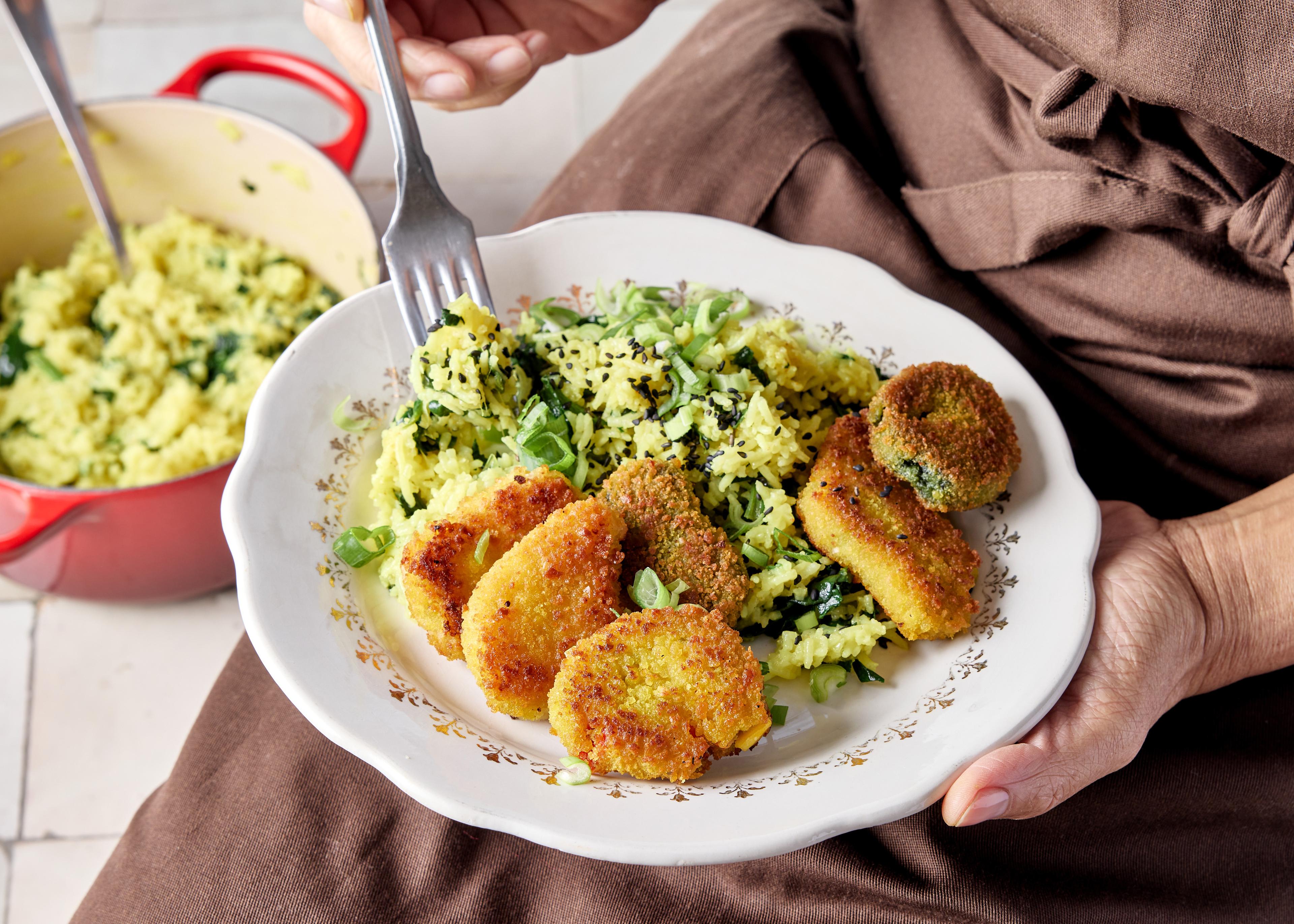 Nuggets veggie, riz au coco, curcuma et bettes
