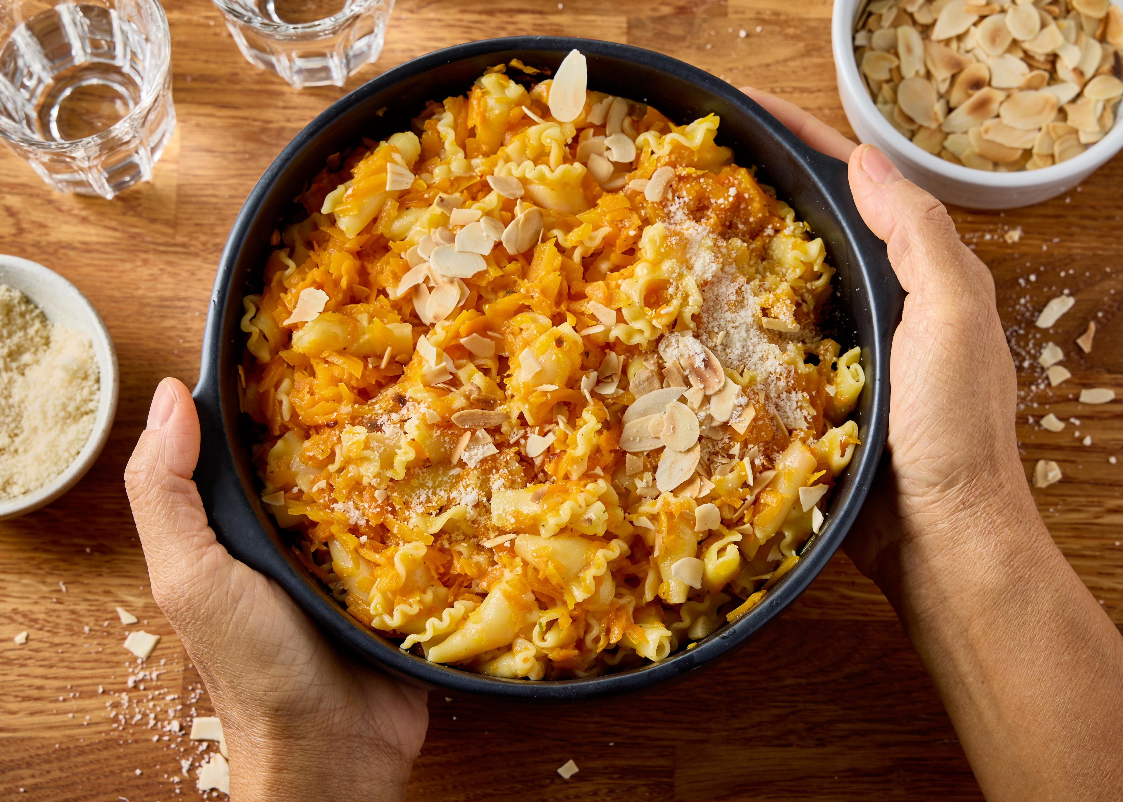 Gigli fraîches à la crème de butternut et amandes