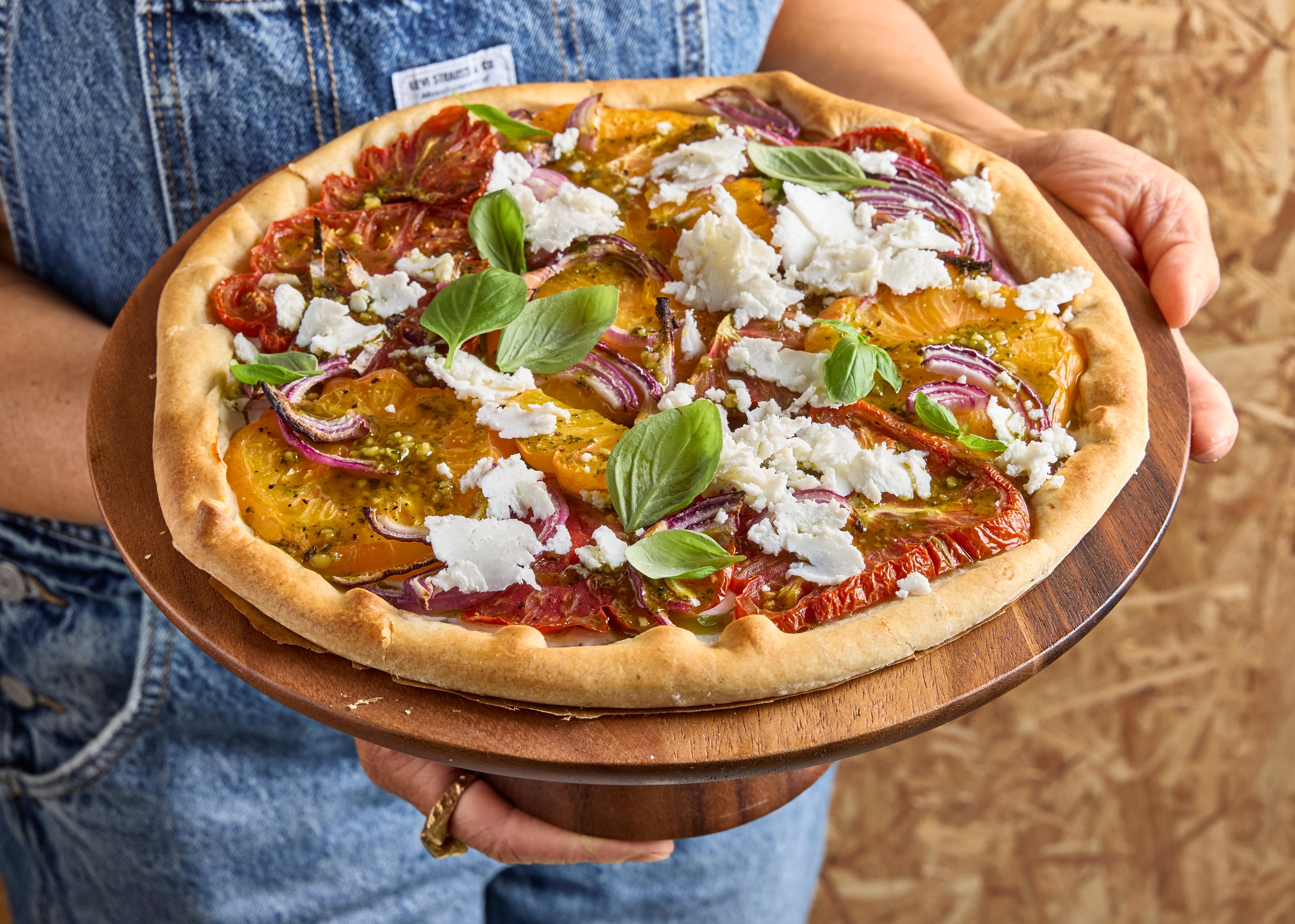 Tarte aux tomates anciennes et cacioricotta