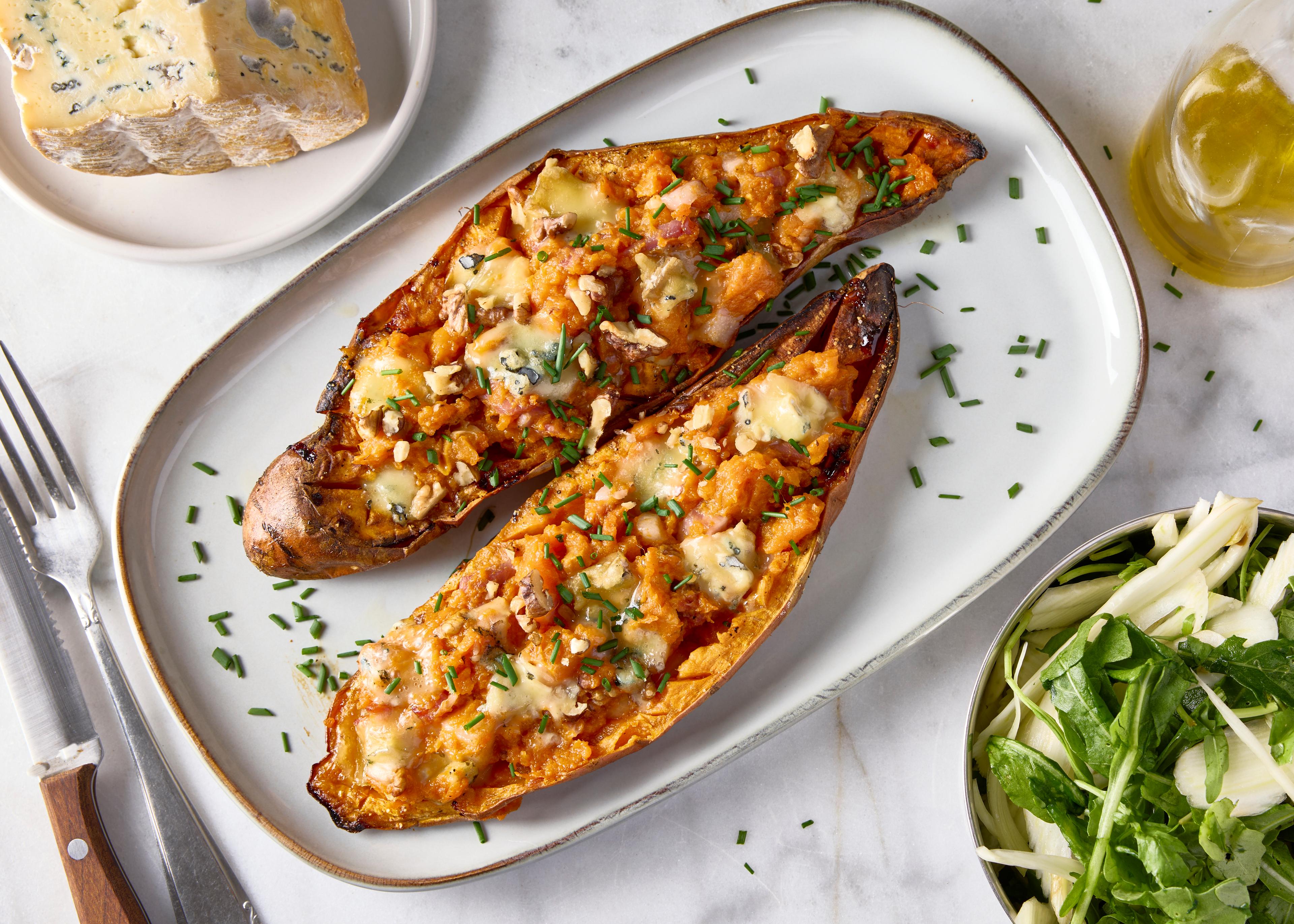 Patate douce rôtie au bleu, salade de fenouil et roquette
