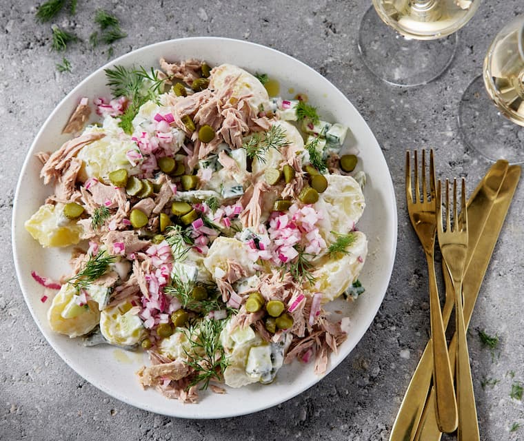 Pommes de terre scandinaves au thon, concombre et fromage blanc