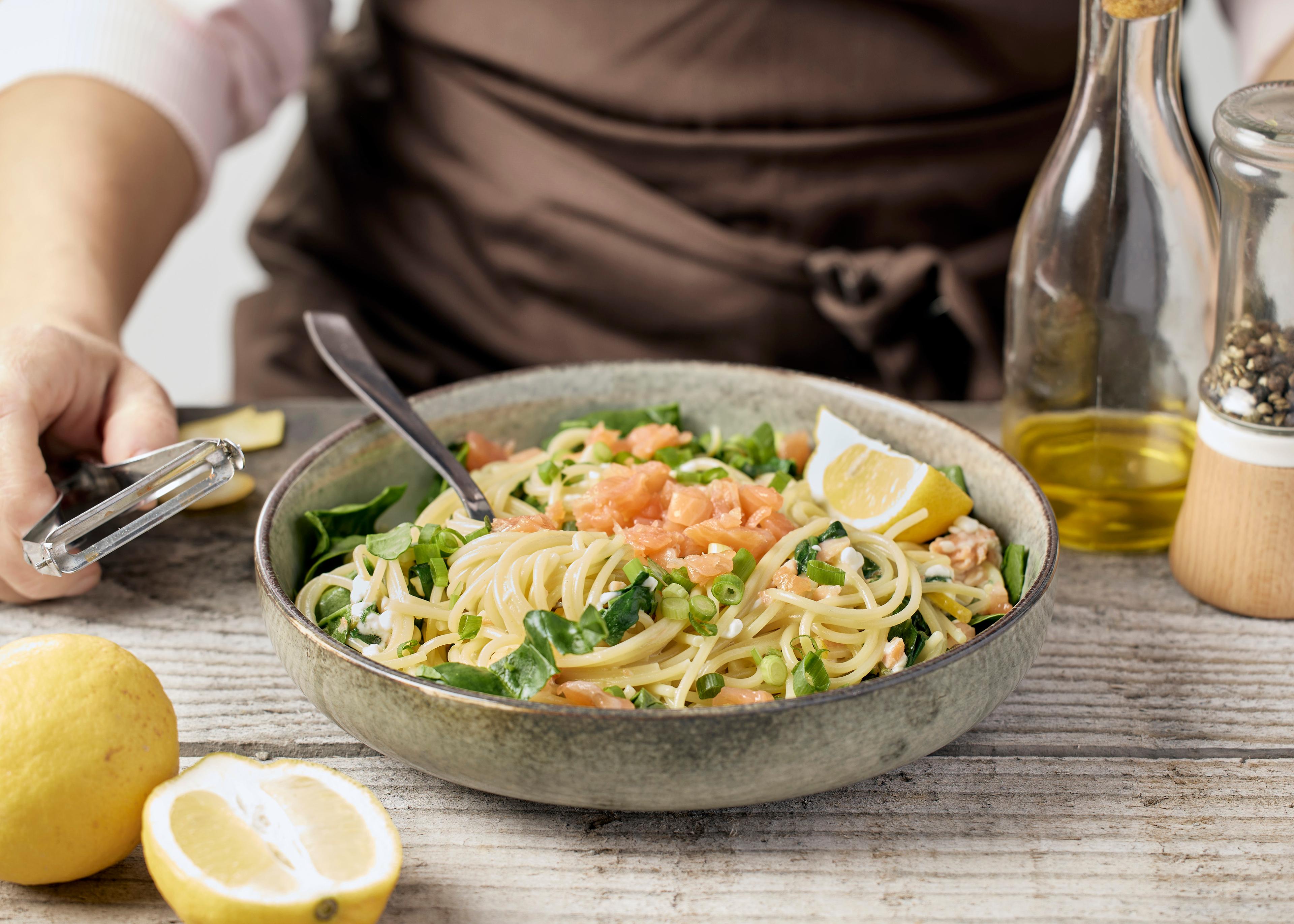 Carbonara de saumon fumé et bettes vertes