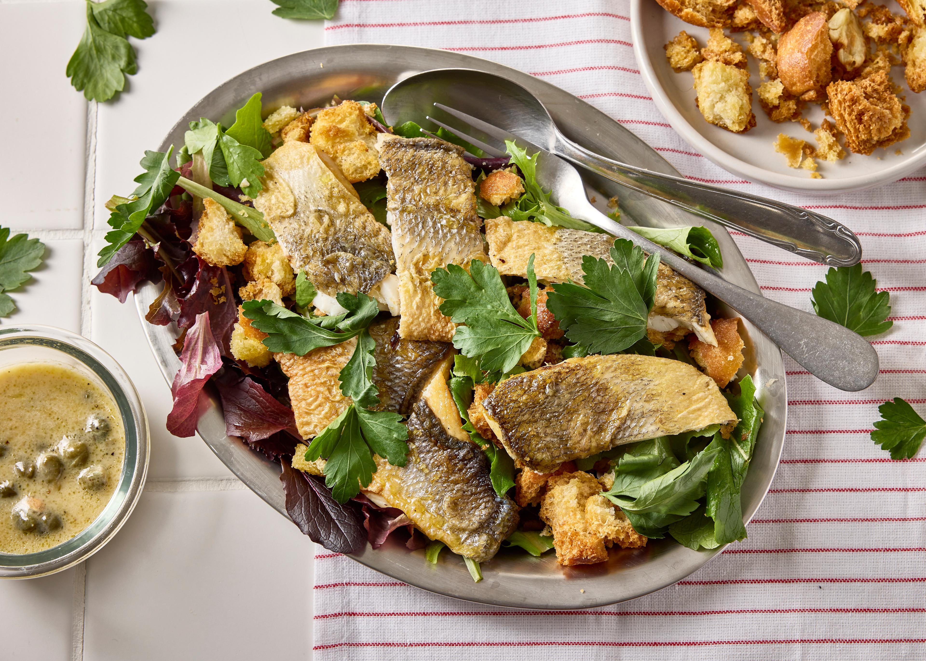 Salade de poisson blanc au persil et croûtons