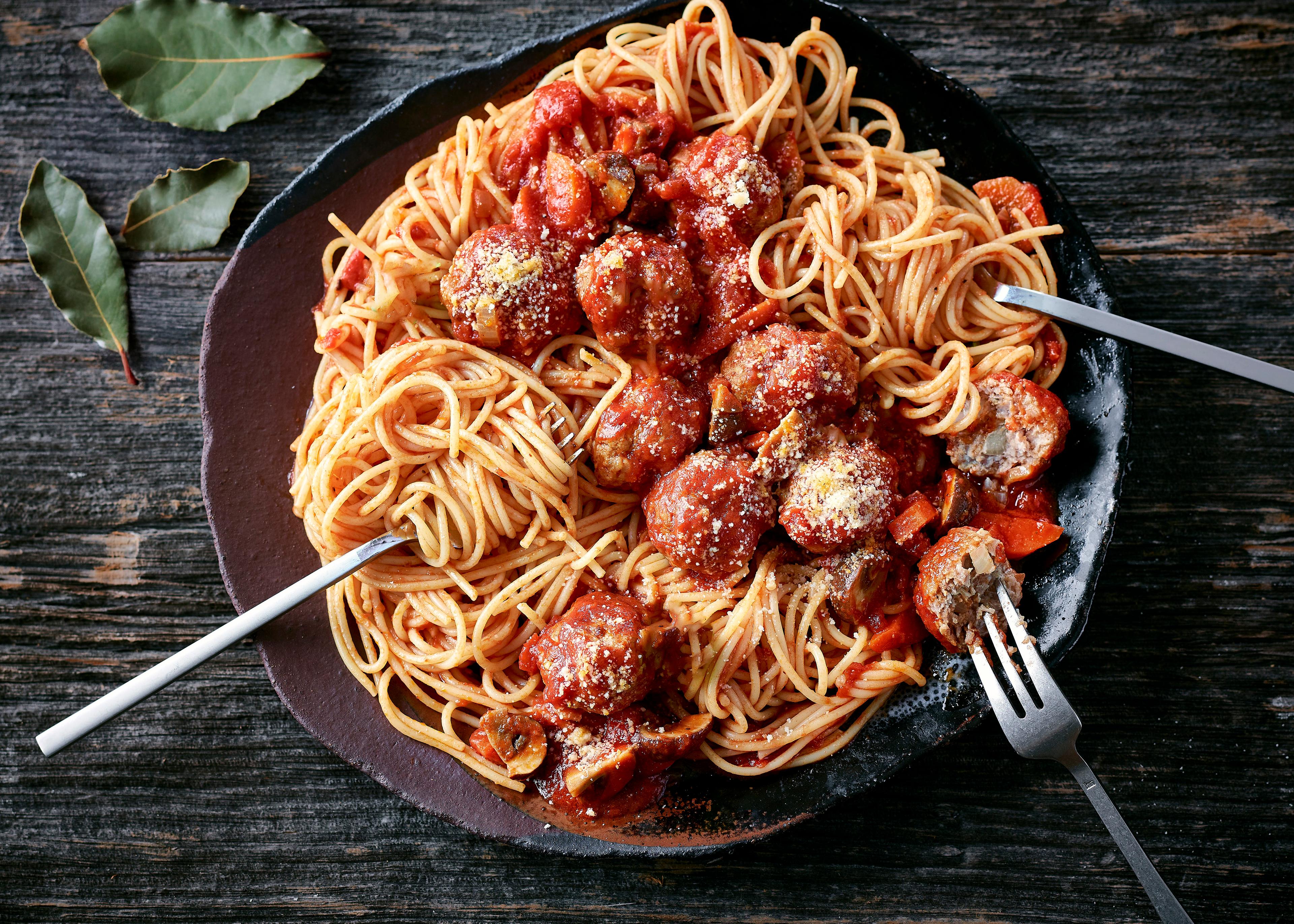 Spaghetti aux boulettes de viande à l'italienne