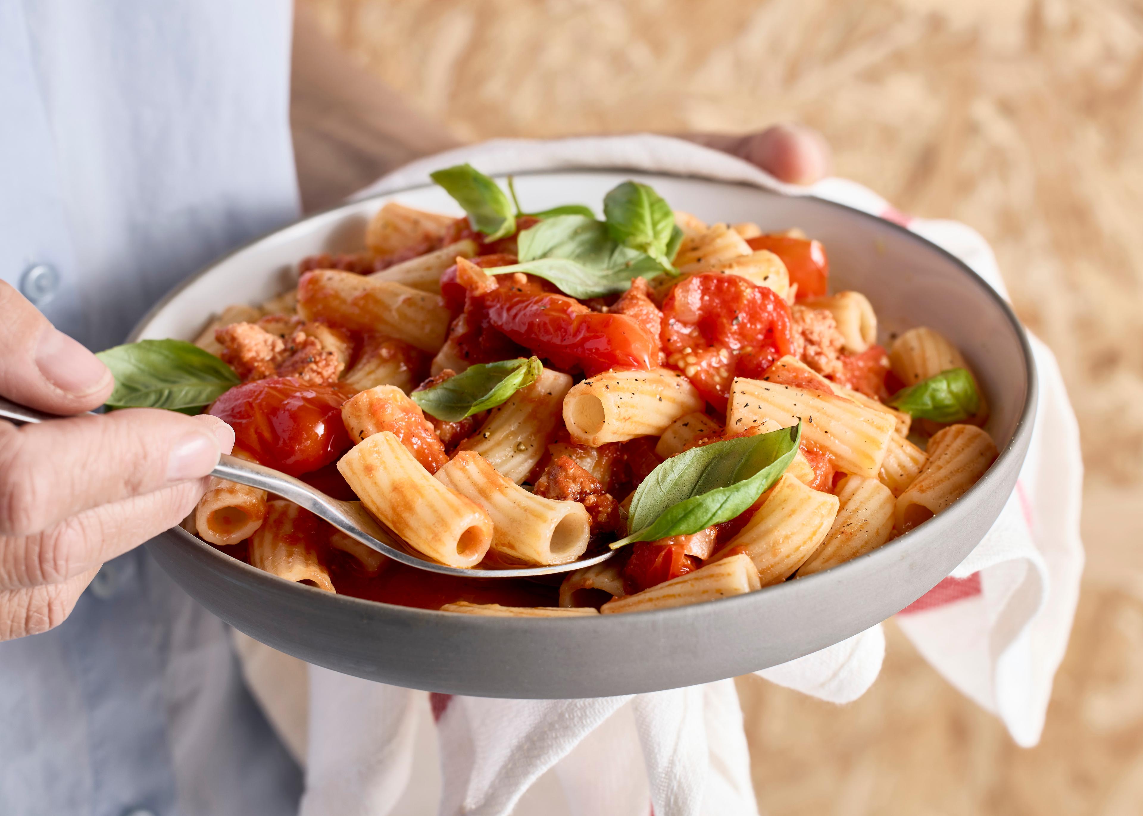 Rigatoni à la salsiccia et aux tomates cerises