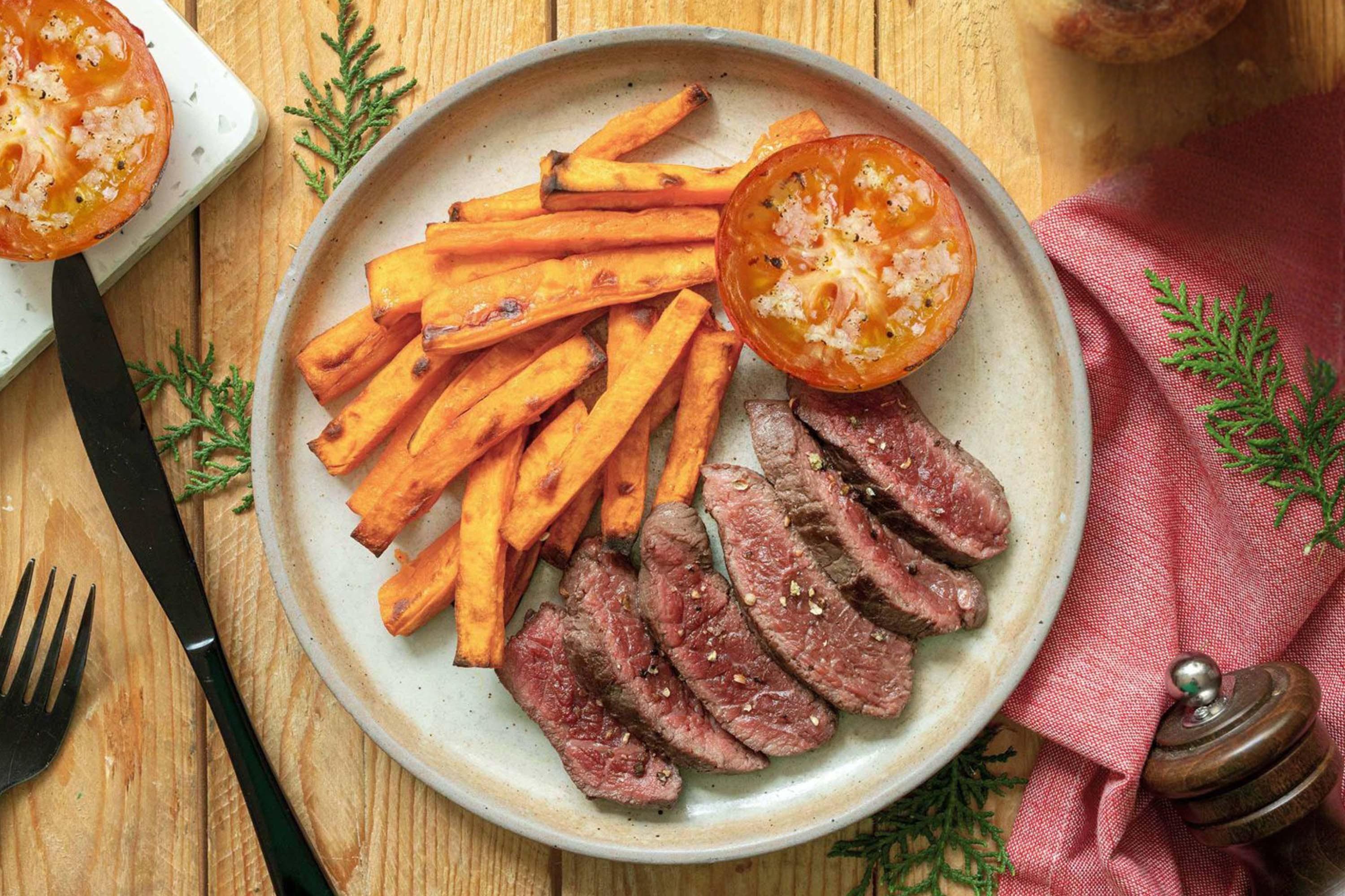 Steak de boeuf et frites de patates douces