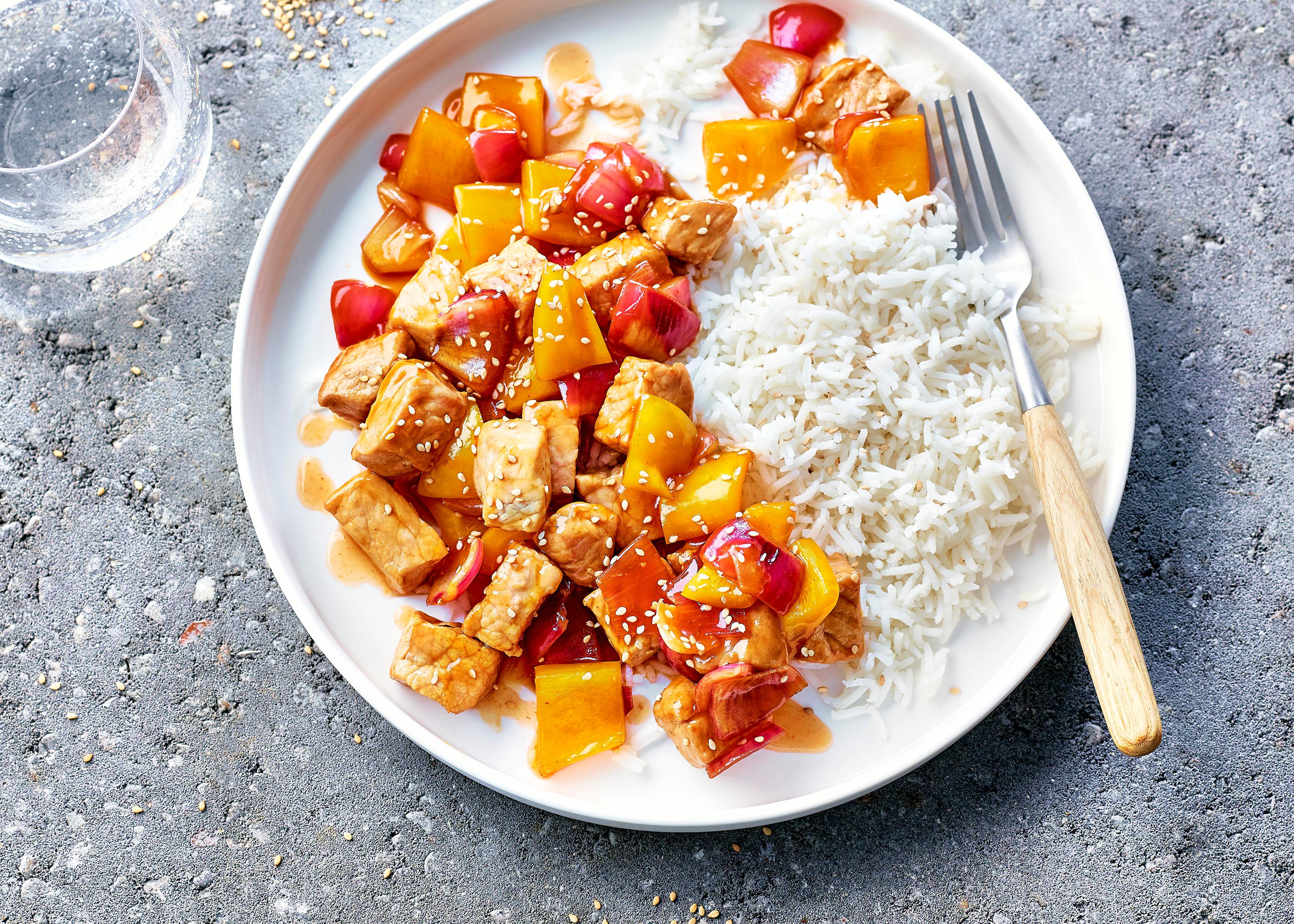 Porc sauce aigre-douce, poivrons et riz