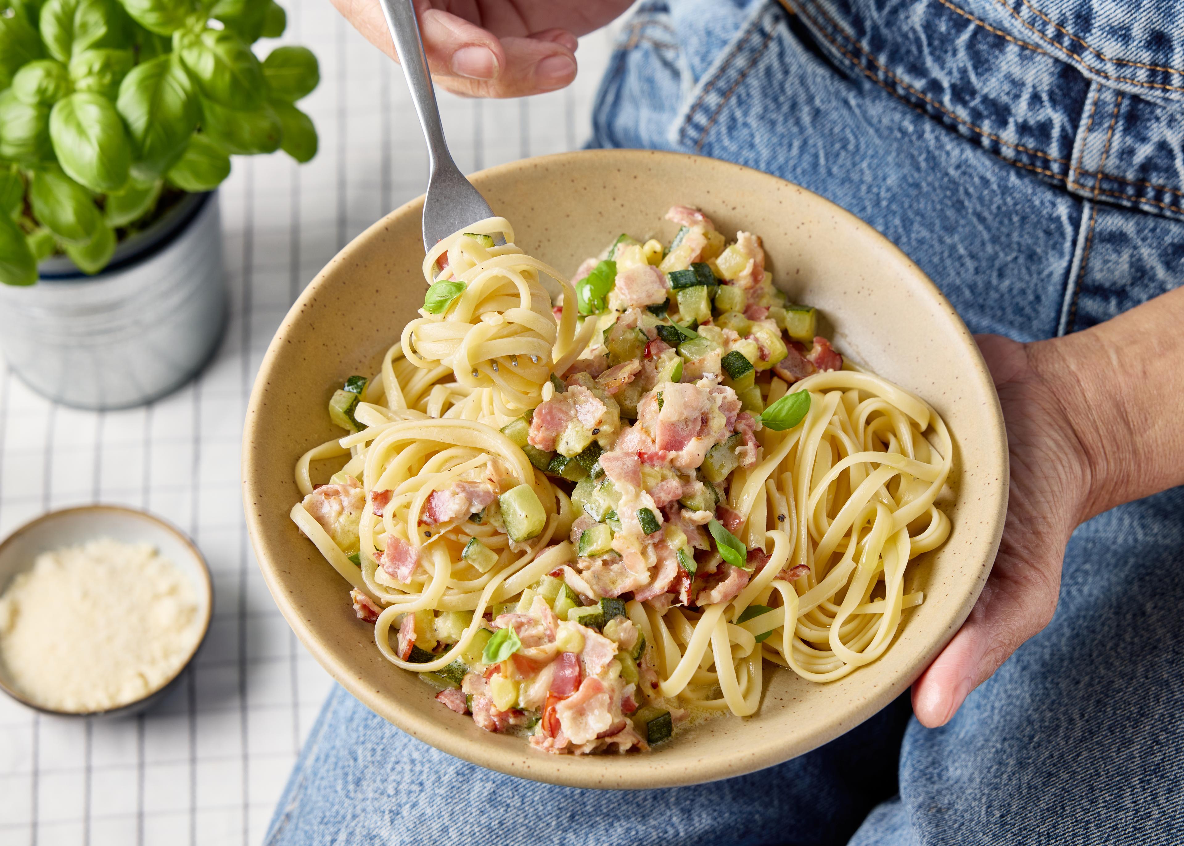Linguine crémeuses aux courgettes et bacon