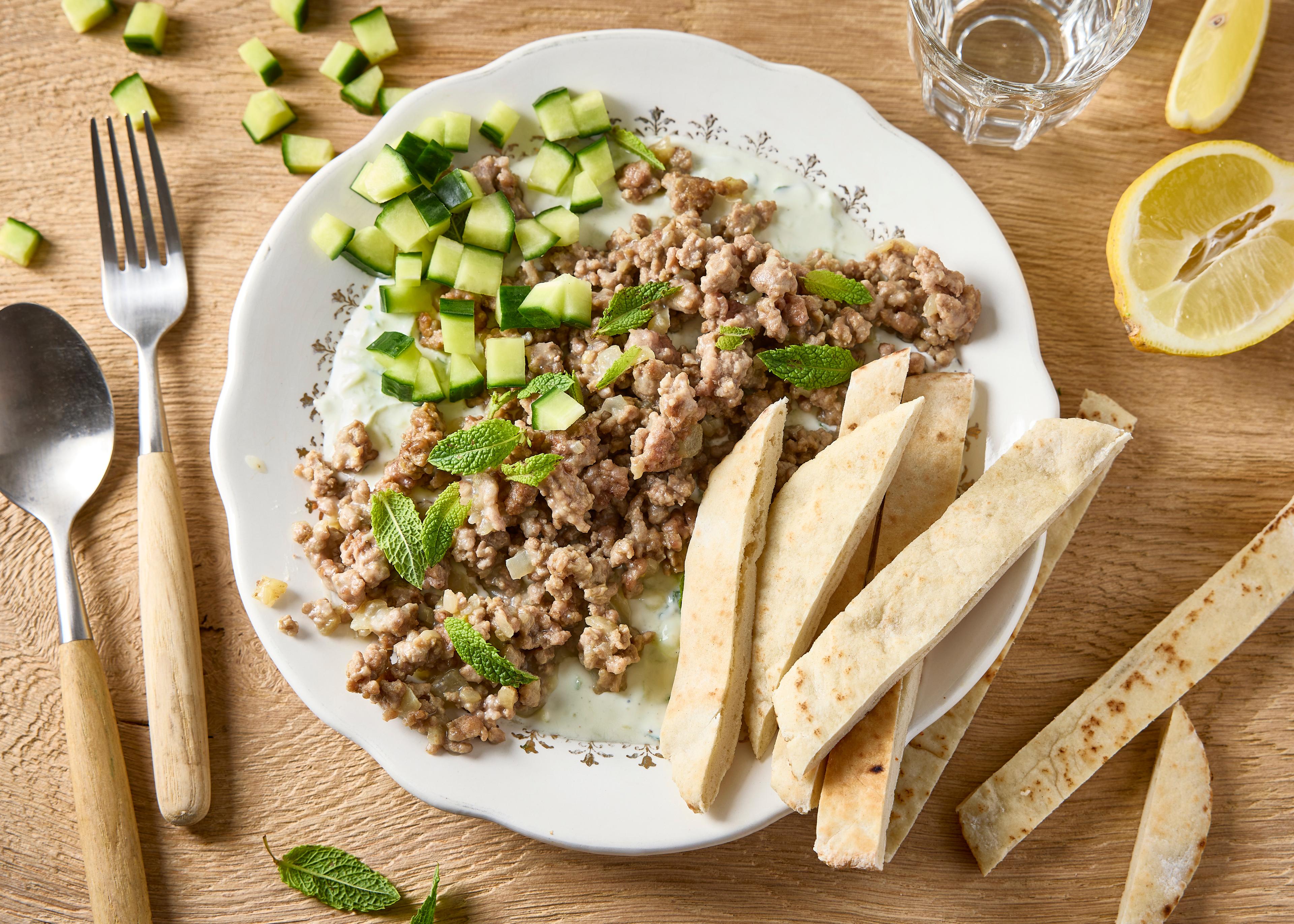 Assiette d'agneau haché à la libanaise