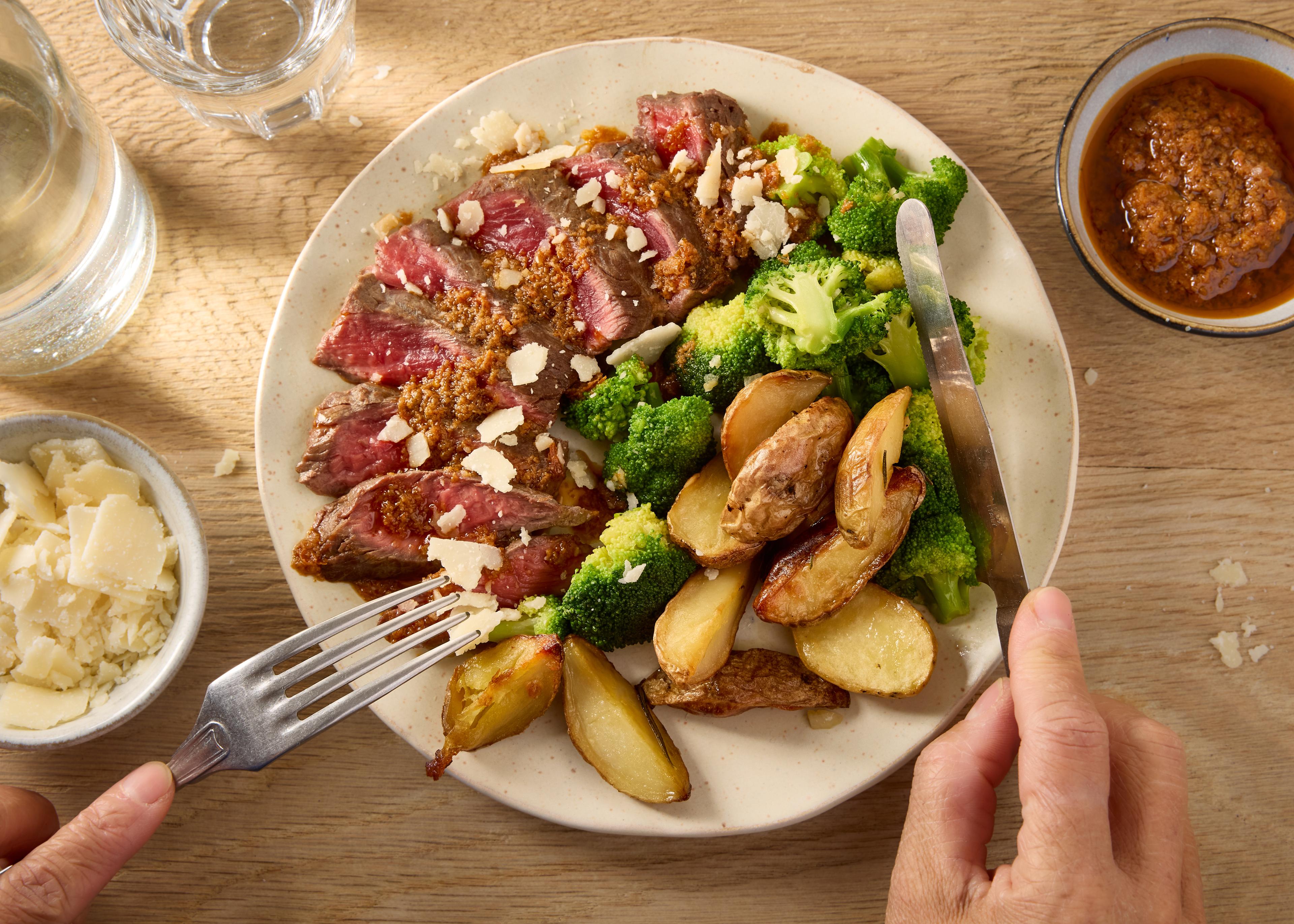 Boeuf au pesto rouge et parmesan