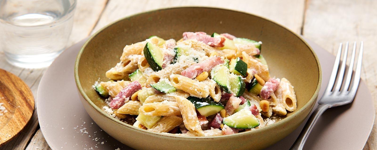 Penne au jambon et courgette