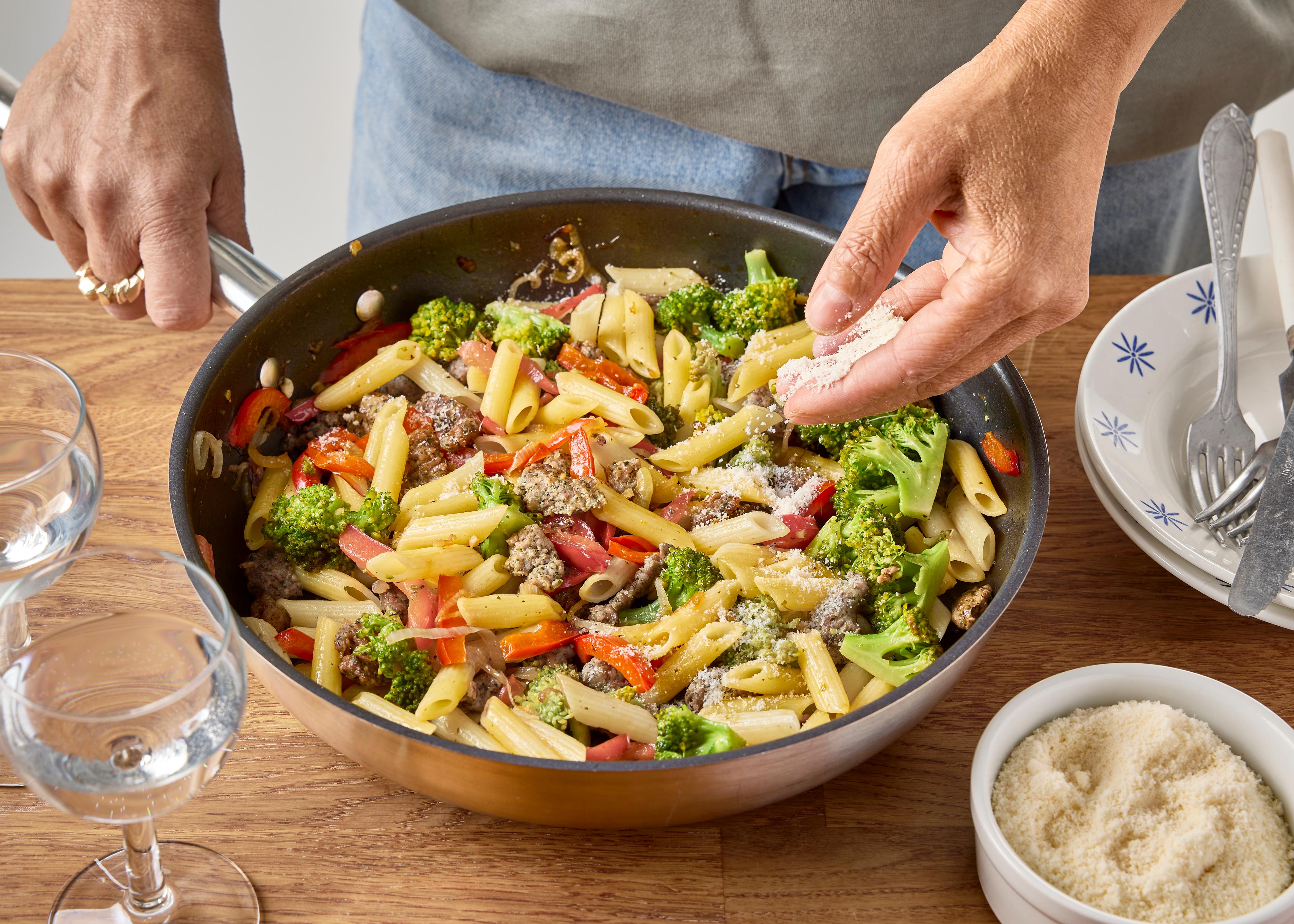 Penne à la saucisse, poivrons et brocoli