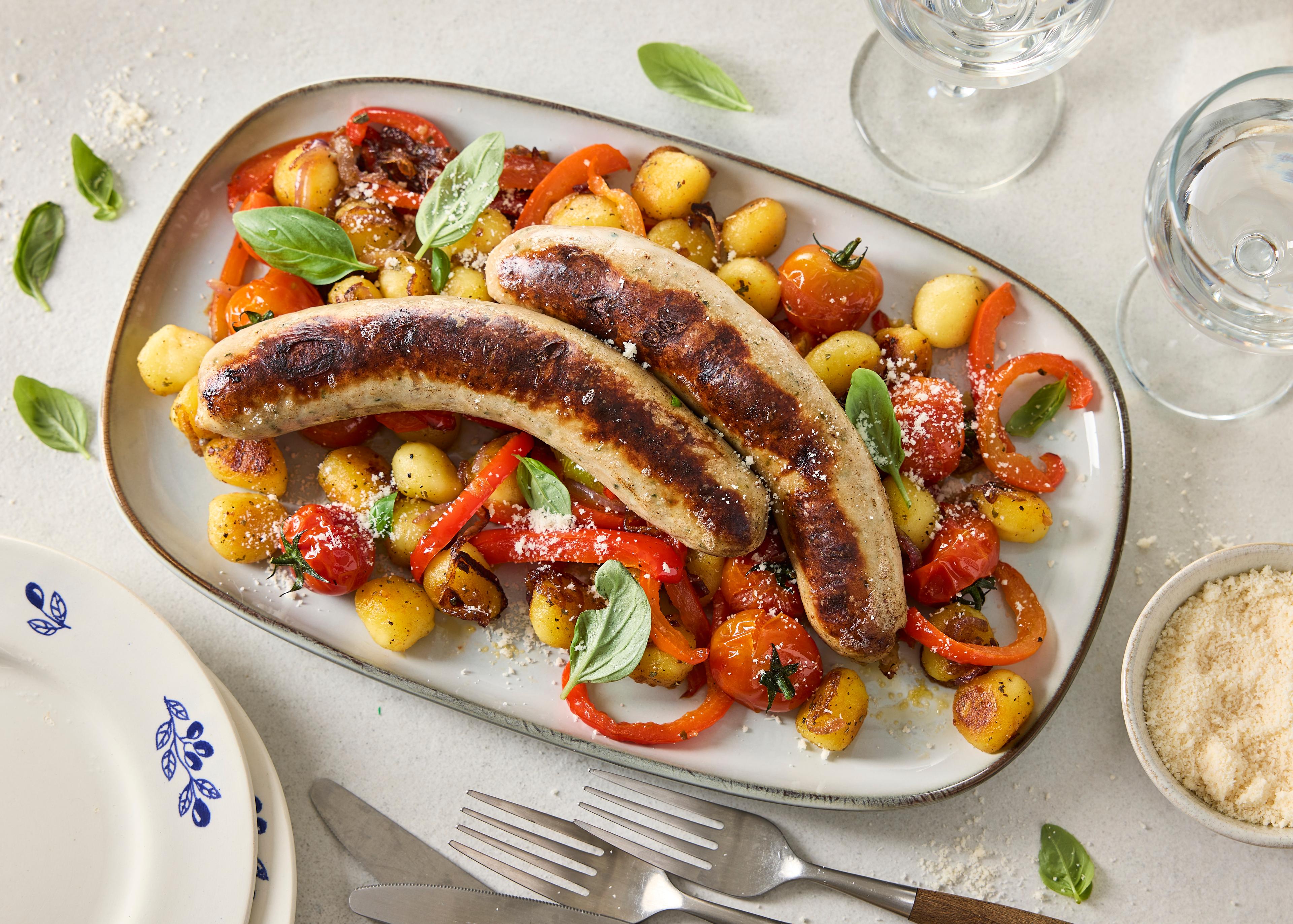 Boudin blanc grillé, gnocchis aux poivrons