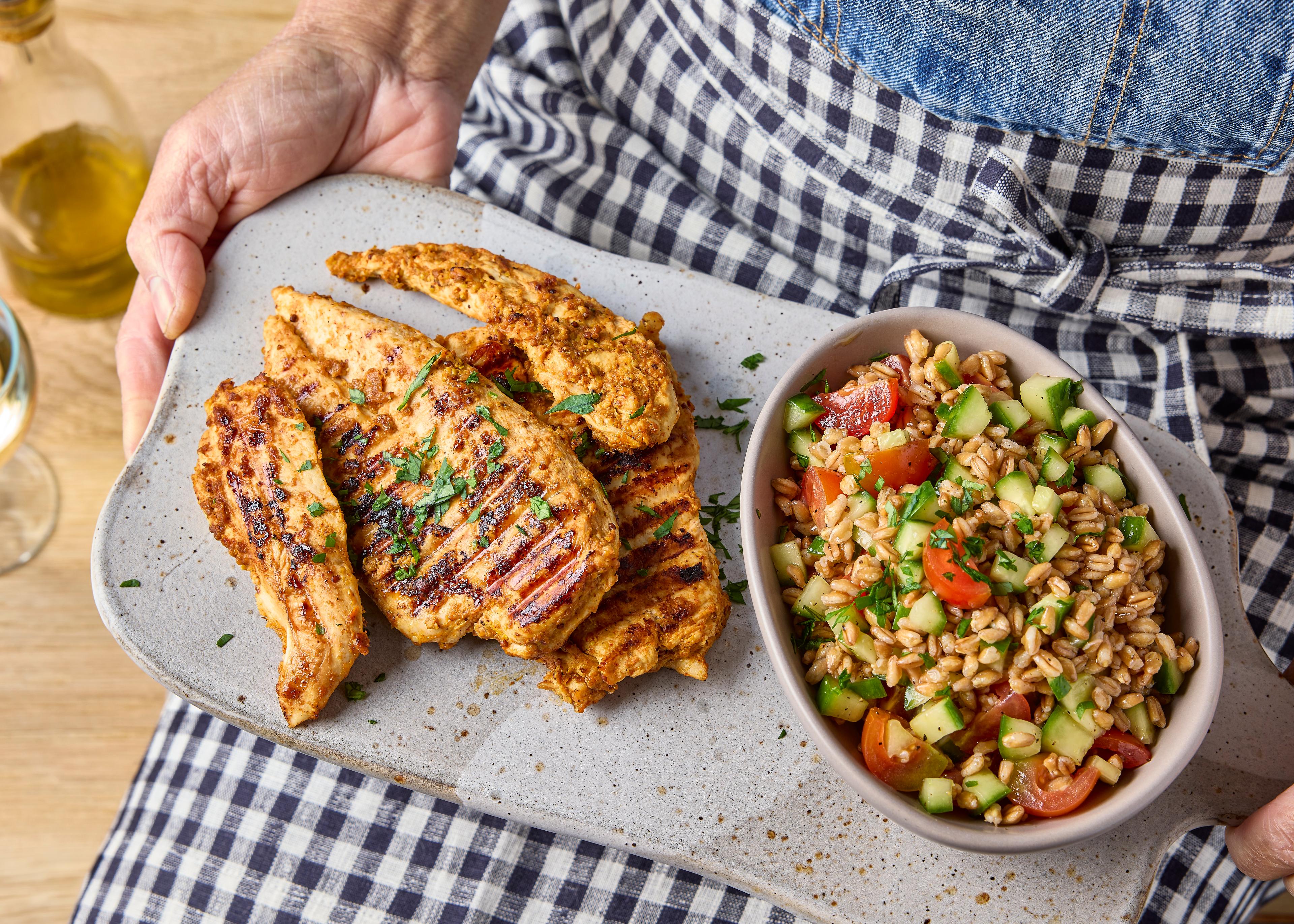 Poulet grillé à la dijonnaise et salade d'épeautre